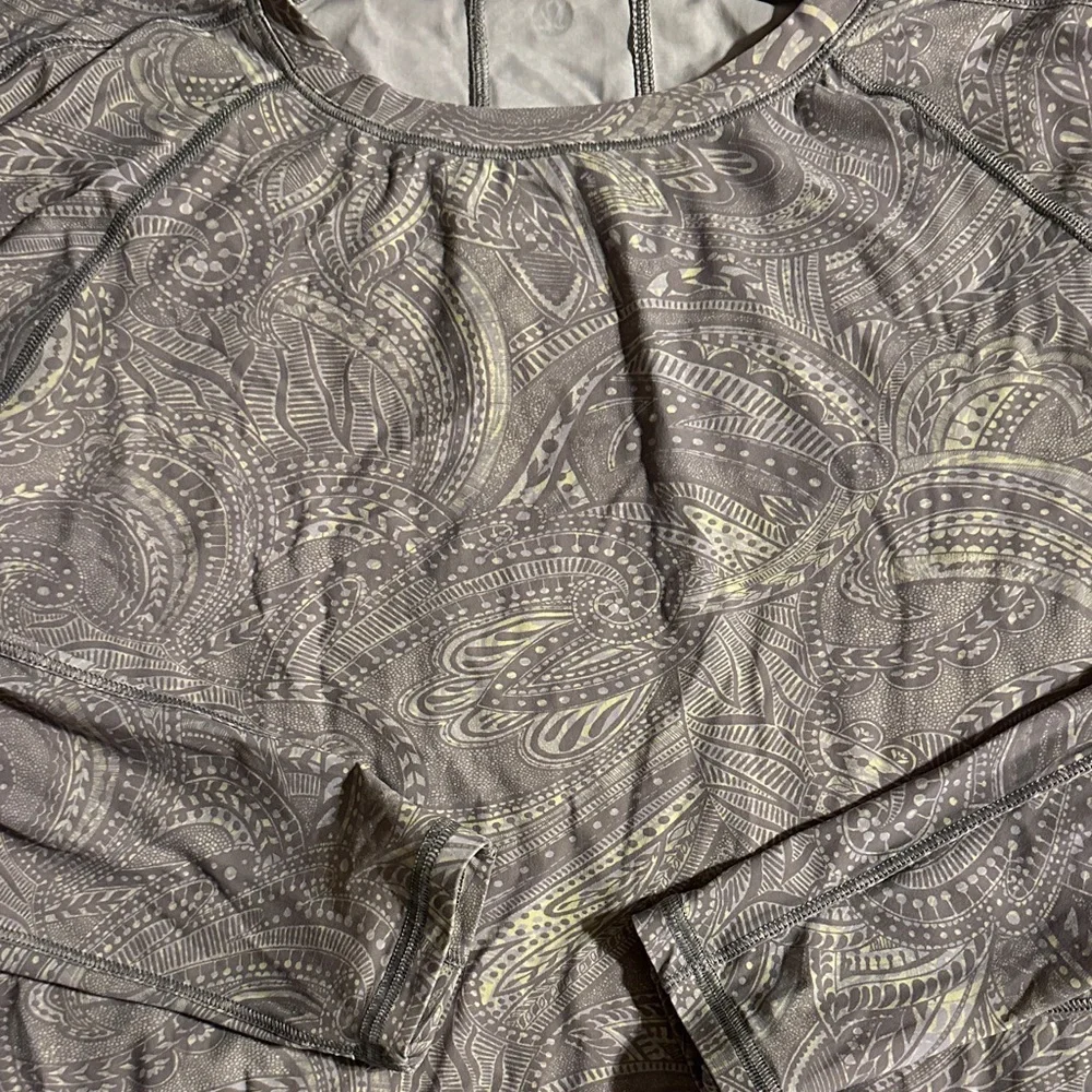 Lululemon cropped long sleeve